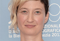 Alba-rohrwacher-super-chic-italian-style-side